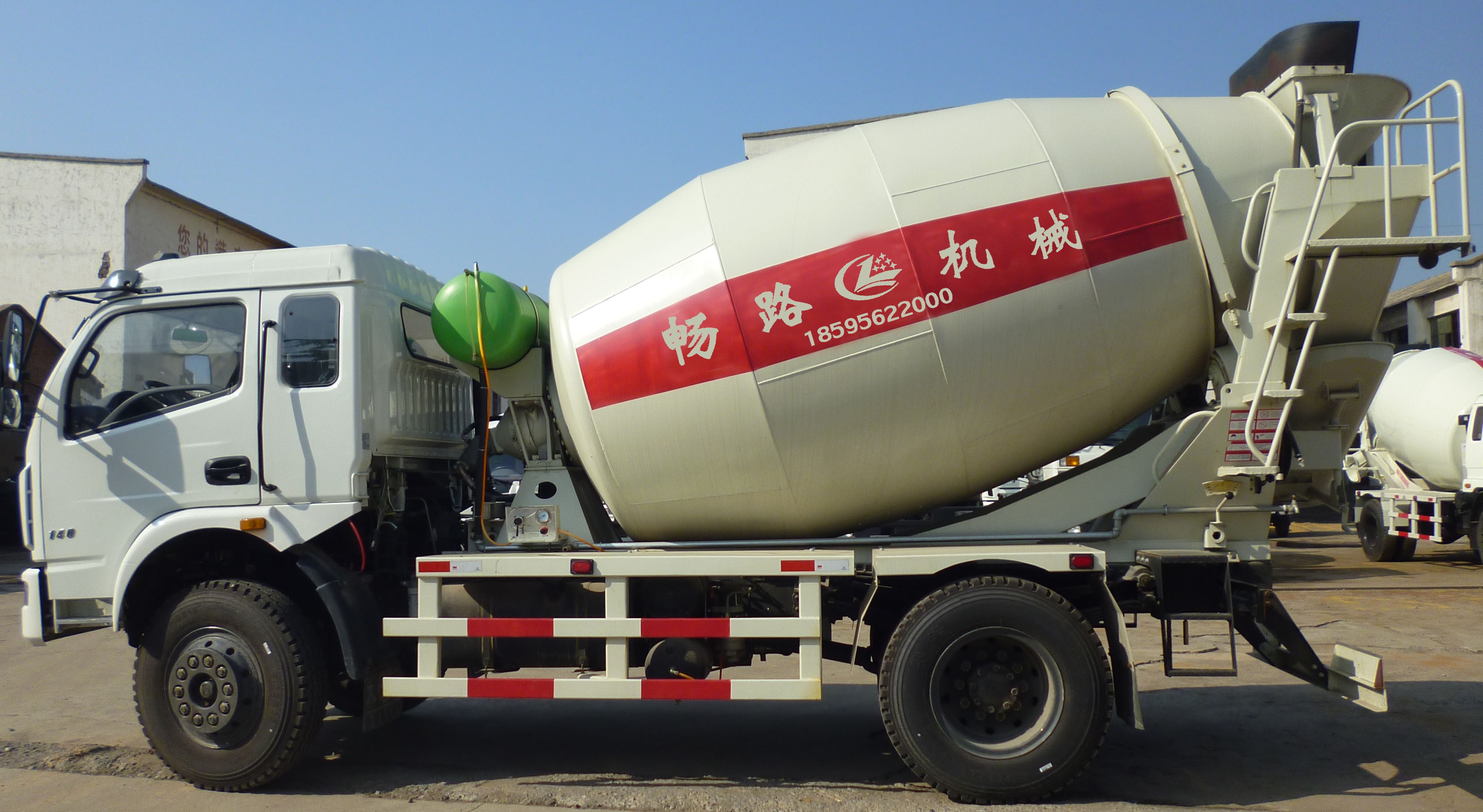 如何正确清洁混凝土搅拌车？