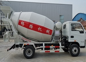 畅路新小型混凝土搅拌车--农村建设好帮手